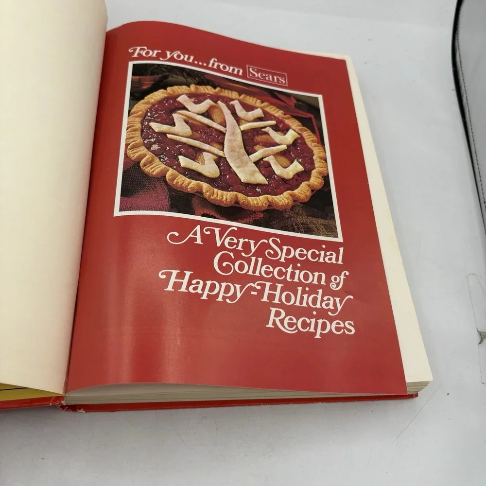 Betty Crocker's Cookbook Red Hardcover 1972 Pie Cover Sears Holiday Ed 12 Print